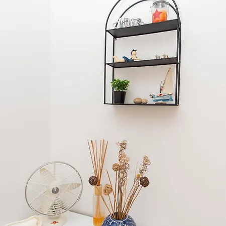 Beautiful Cozy Jug In Neighbourhood. Apartment Split